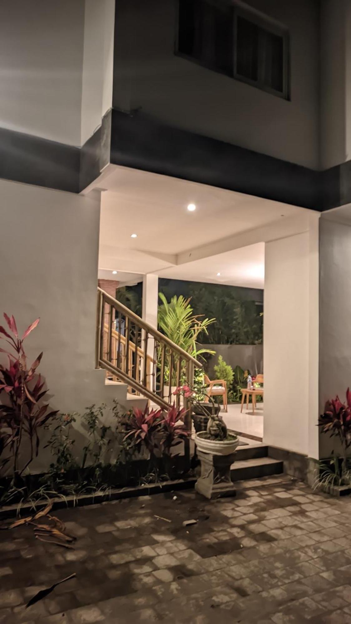 Sujiwa Ubud Hotel & Villa Esterno foto